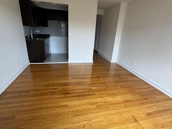 2nd image of 6830 N Sheridan Rd APT 351