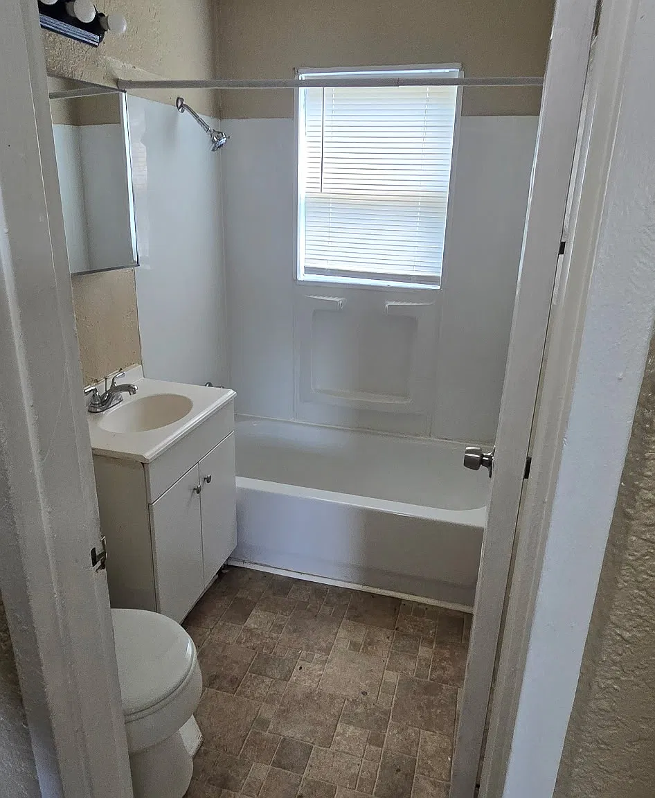 2 bed, 864 sqft, $950 — Photo 4