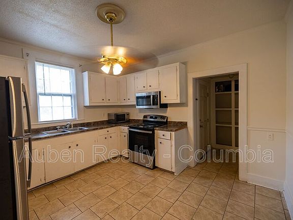 5th image of 1112 Olympia Ave