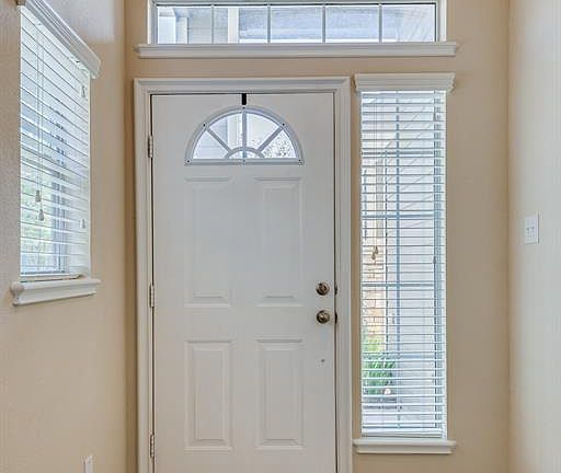4th image of 2844 Seaside Dr