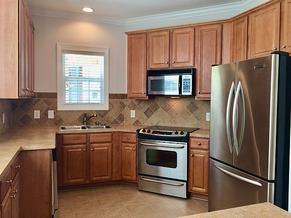 4th image of 111 Kestrel Ct