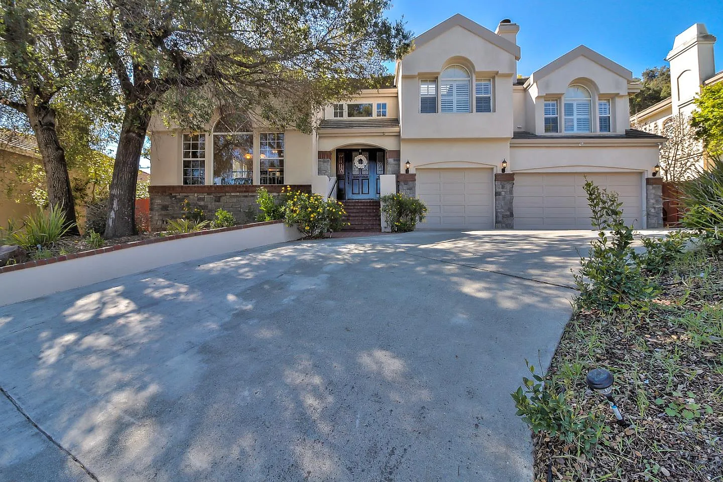 1630 Mantelli Dr photo 1