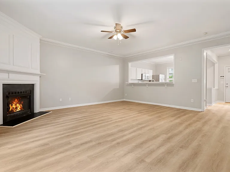 502 Canyon Lake Cir — Photo 6