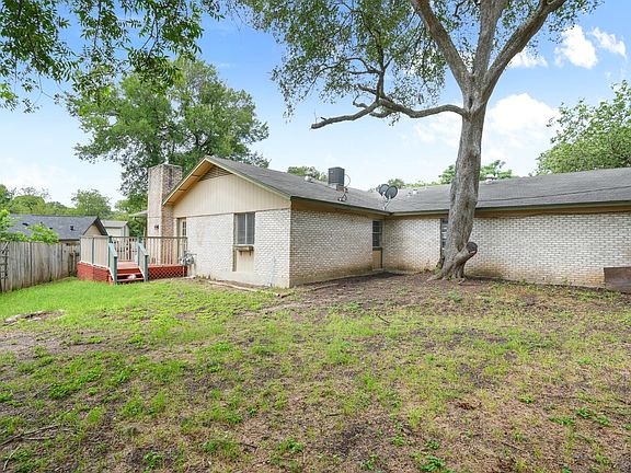 4th image of 1404 Valleyridge Cir Unit B