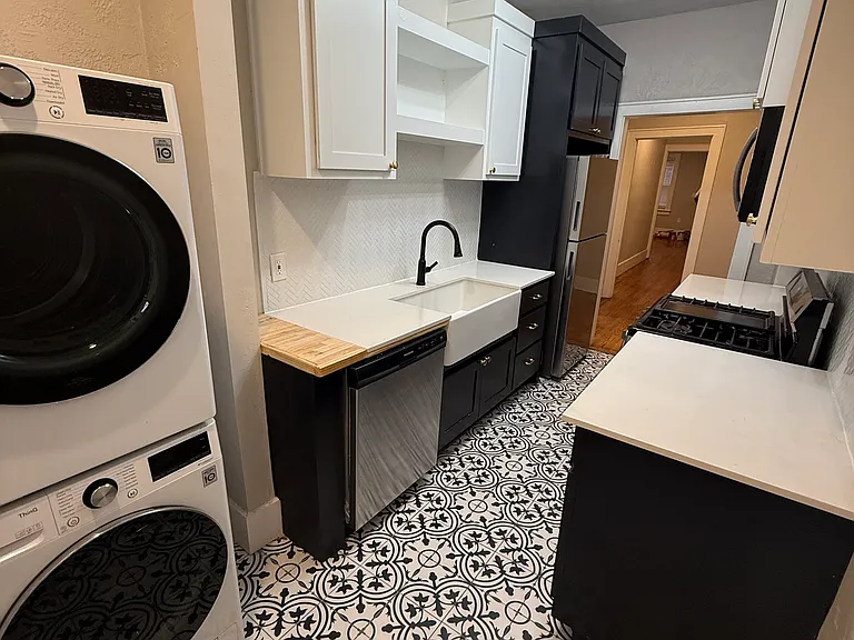 723 W Hill St — Photo 9