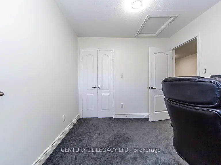 44 Tincomb Cres — Photo 31