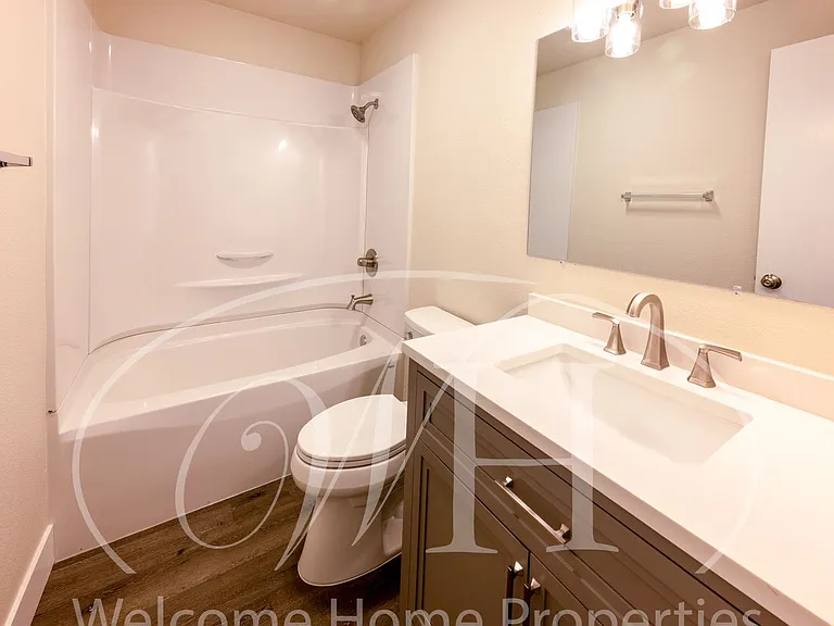 1200 SE Broadway Ave — Photo 11