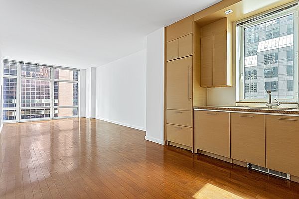 1st image of 1600 Broadway APT 15B