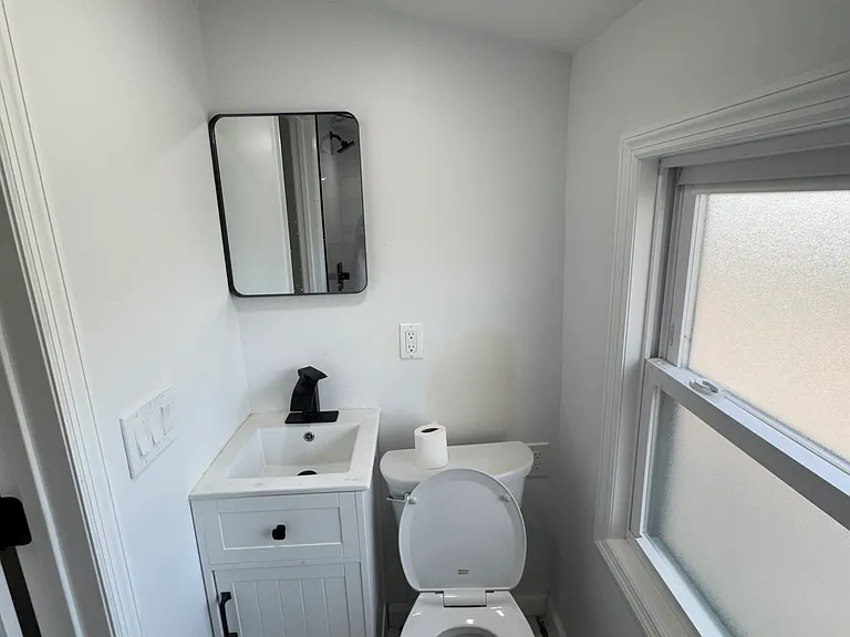 763 Lyons Ave — Photo 6