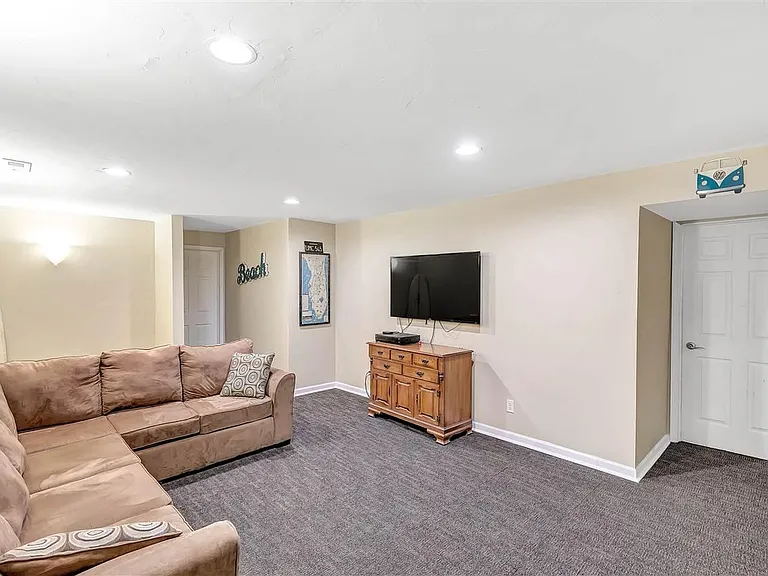 2655 Saint Ann Dr — Photo 10