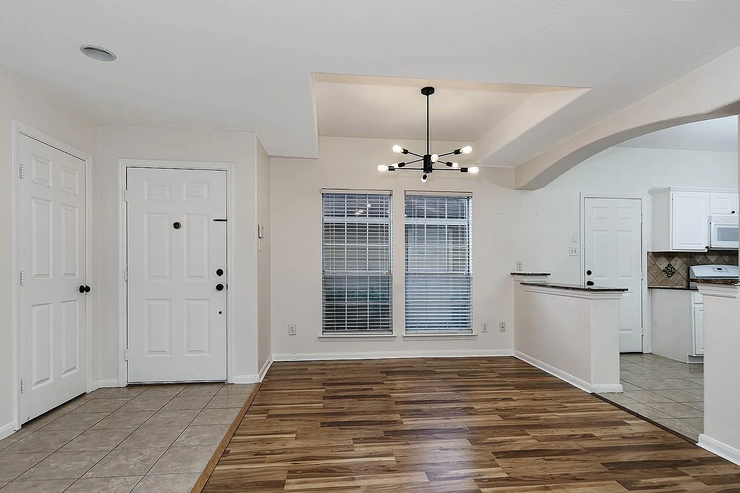 2 bed, 2.0 bath, 1392 sqft, $1,800 — Photo 4
