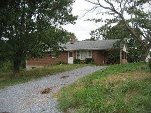1st image of 4745 Saunders Grove Dr