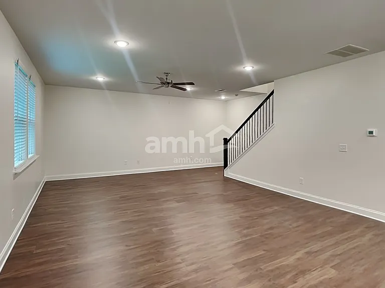 3880 Chivalry Dr — Photo 6