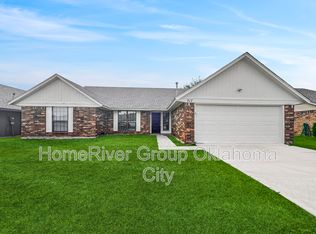 217 Out West Trl, Yukon, OK 73099