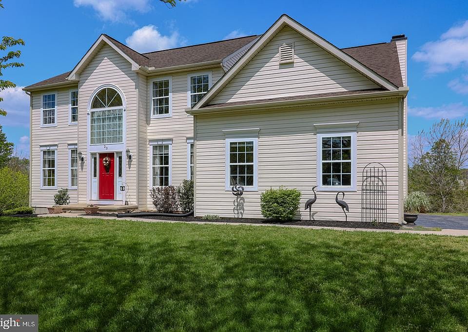 1st image of 23 Canary Ct
