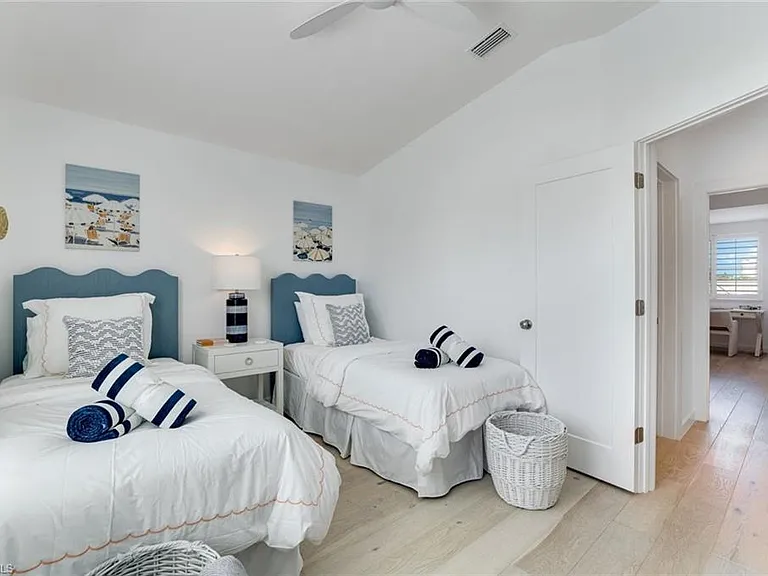 8345 Excalibur Cir #M4 — Photo 11