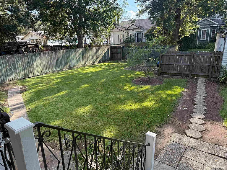 23930 Railroad Ave — Photo 13