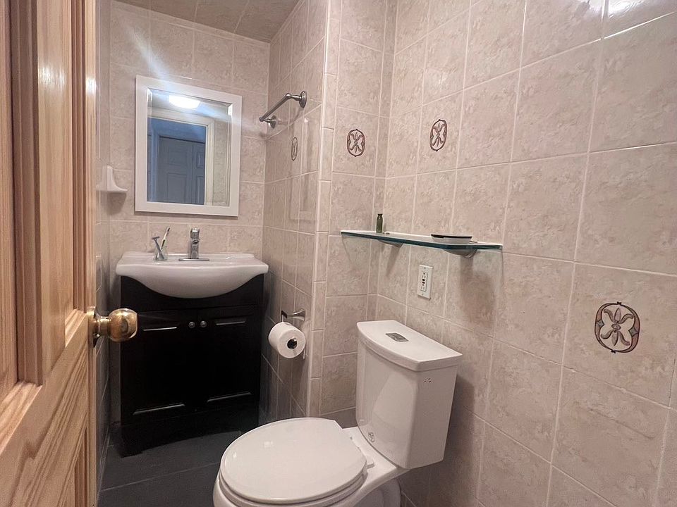 1st image of 297 Poultney St #3