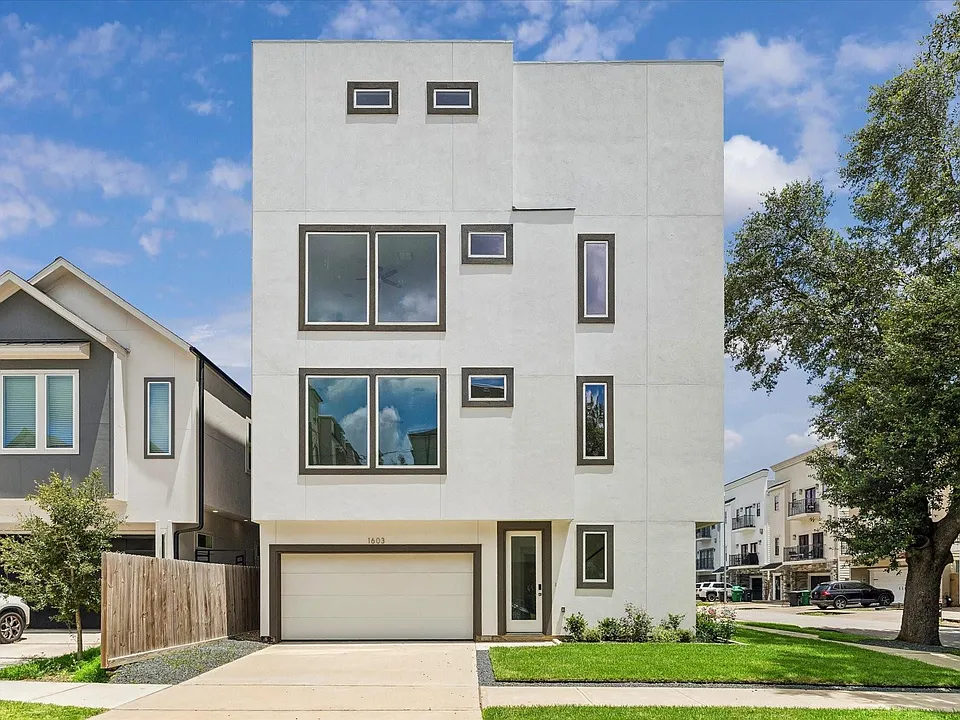 1603 Utah St