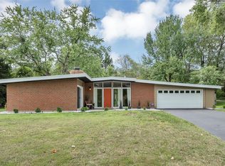 826 Cheviot Ct, Saint Louis, MO 63122