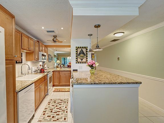 4th image of 1011 Flame Vine Ave APT 102