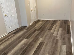 131 W Main St APT 8, Elkton, MD 21921