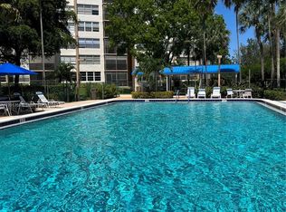 1200 Saint Charles Pl APT 413, Hollywood, FL 33026