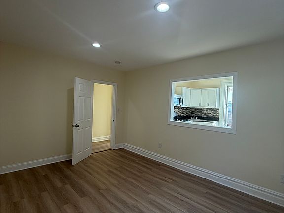 5th image of 315 56th St APT E8