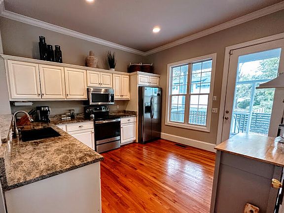 4th image of 1109 Sea Island Crossing Ln