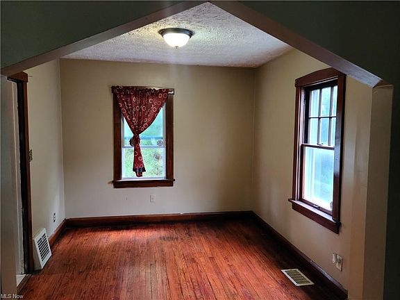5th image of 103 Matta Ave