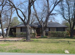 404 John Arden Dr, Waxahachie, TX 75165