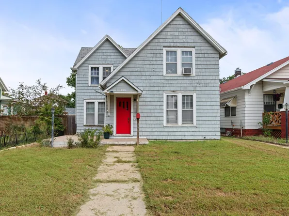 406 E 3rd St, Newton, KS 67114