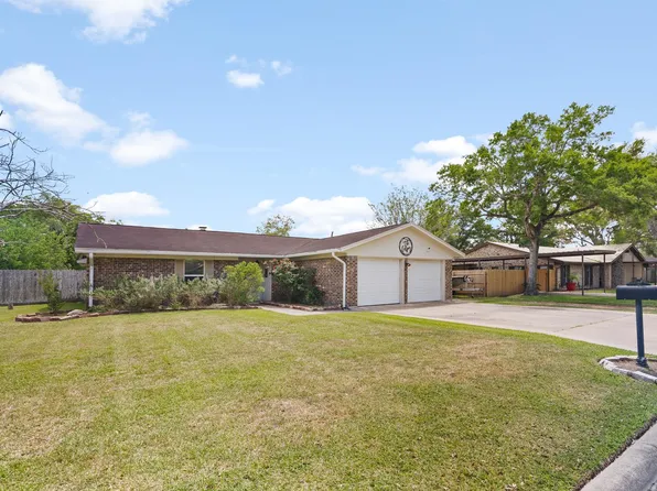 1003 Virginia St, Edna, TX 77957