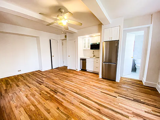 Rented by Compass | media 13