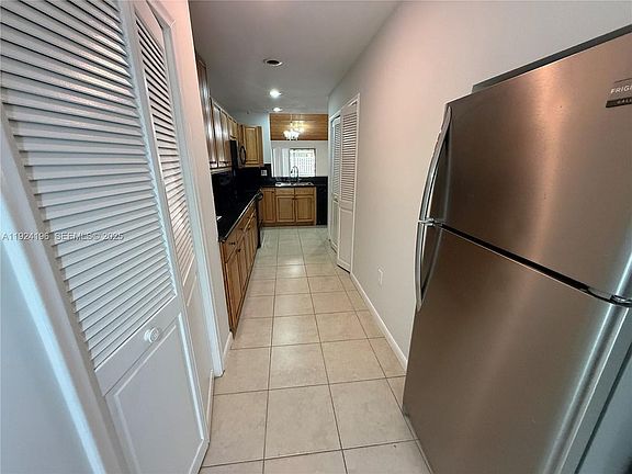 3rd image of 3325 Oak Dr #Townhouse