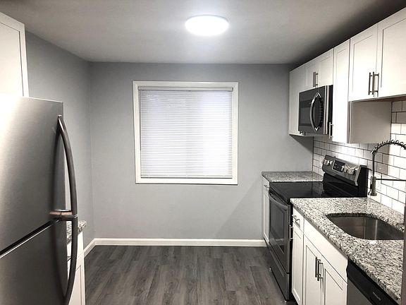 3rd image of 512 Hawley Ave #2