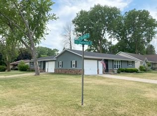 2156 King James Dr, Green Bay, WI 54304