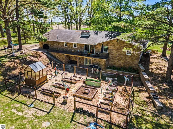 341 S Lincoln Rd, Mount Pleasant, MI 48858