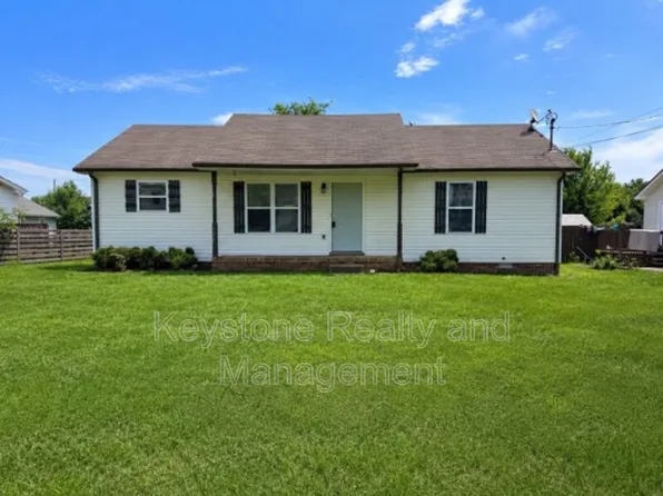 1920 Timberline Cir, Oak Grove, KY 42262