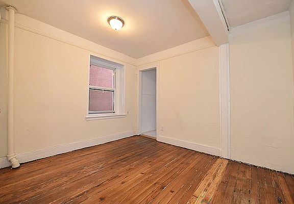 3rd image of 182 Franklin St #E6