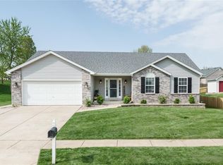 1133 Sweeping Oaks Dr, Saint Charles, MO 63304