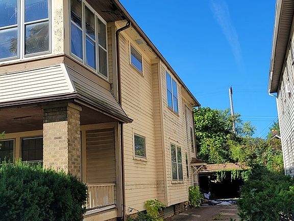 2nd image of 3564 E 106th St