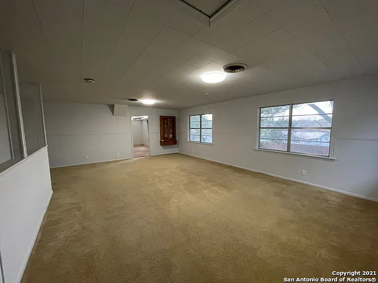 427 Indigo St — Photo 4