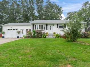 32 Eileen Rd, West Haven, CT 06516