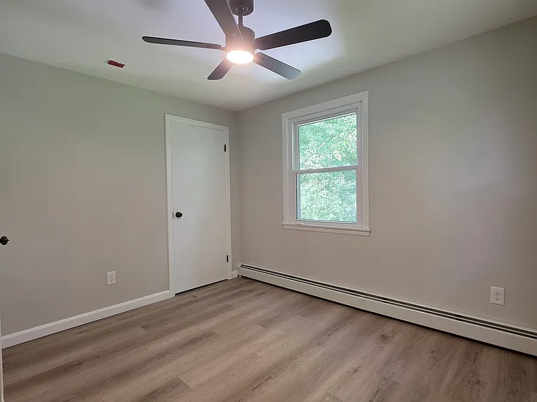  7 Chopmist Hill Rd 2ndflr 2b/1b Renovated Heatincluded! Laundry! Prkg — Photo 7