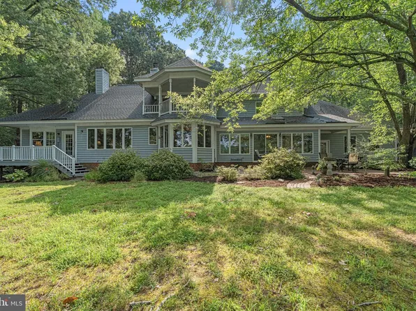 226 Crowder Point Dr, Reedville, VA 22539