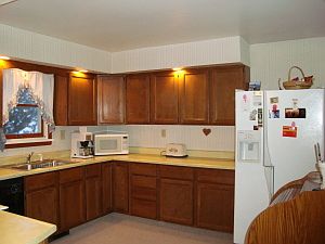 3rd image of 1042 Woodbine Cir W