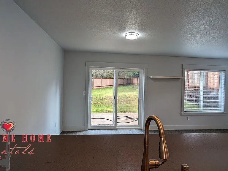 116 & 118 Oak St — Photo 9