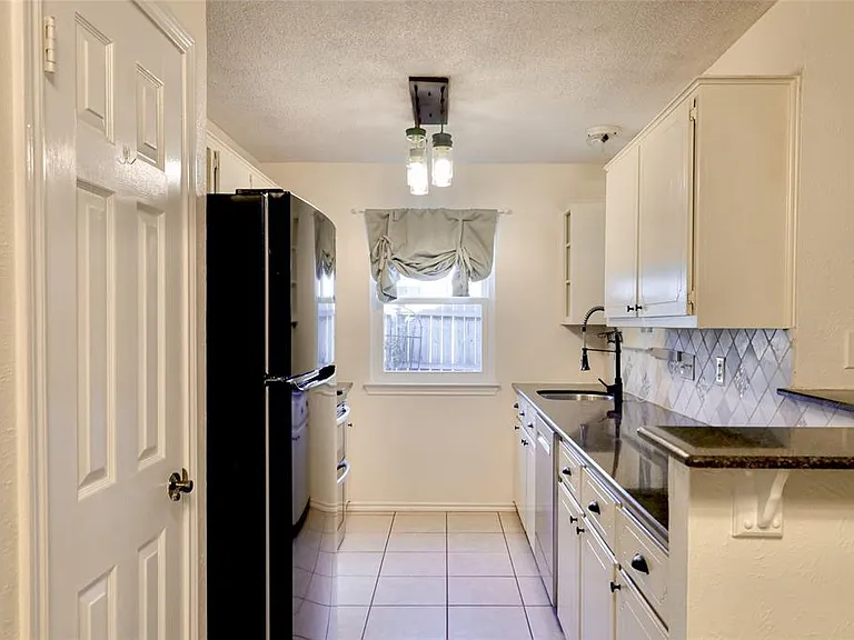 8705 Clearbrook Trl #B — Photo 3