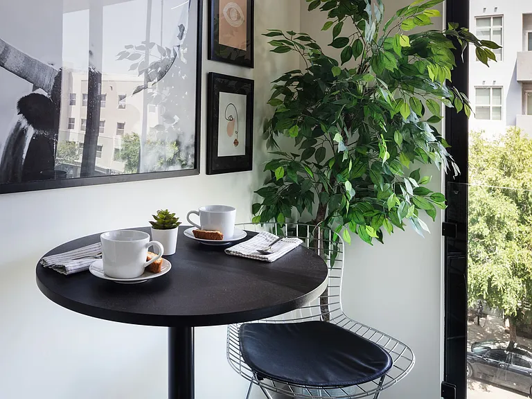 Ezabelle Apartments San Diego — Photo 55